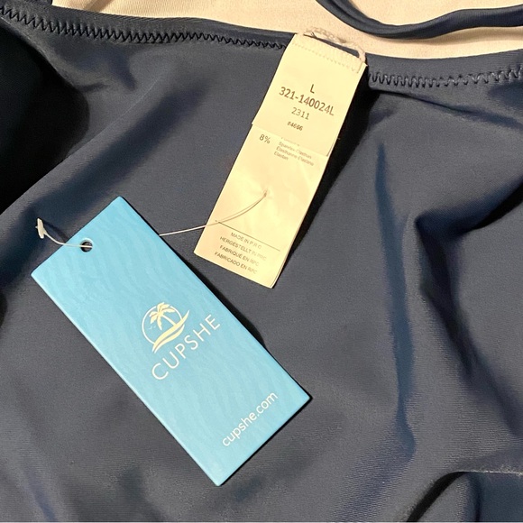 New Cupshe Ruffled Lace Up Plunge One Piece
Swimsuit Dark Blue Maillot L Beach - Picture 5 of 6